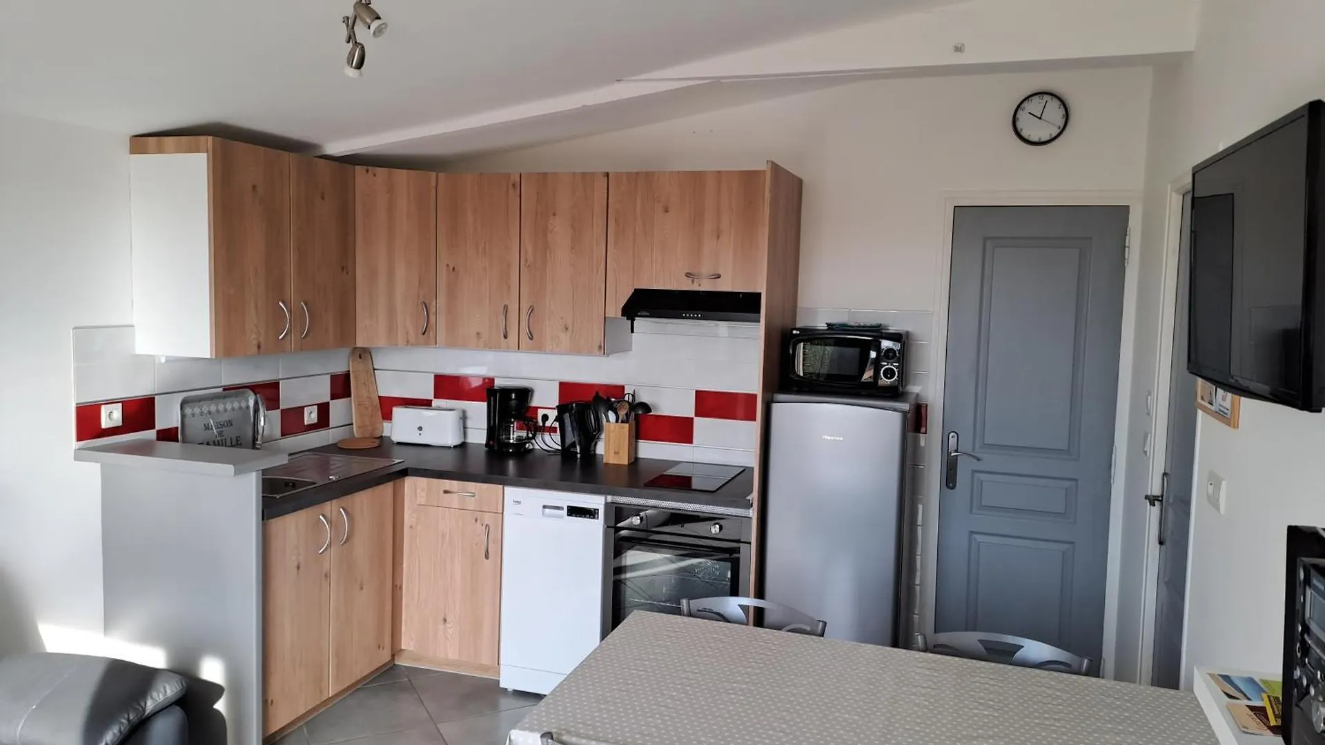 Holiday home Gite 10 Mn Des Plages Saint-Coulomb